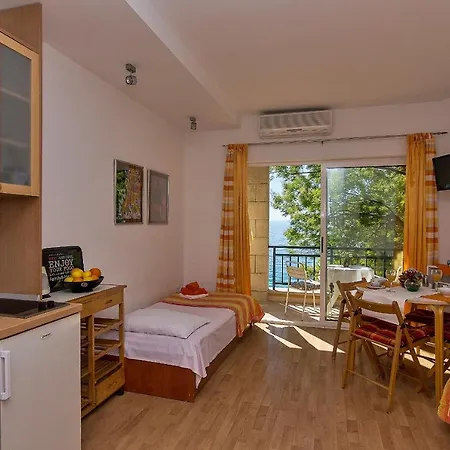 Ela Apartment Tučepi