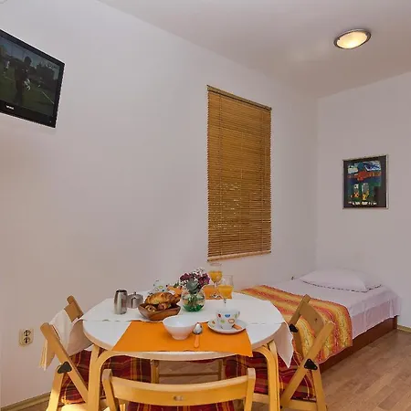 Apartment Ela Tučepi