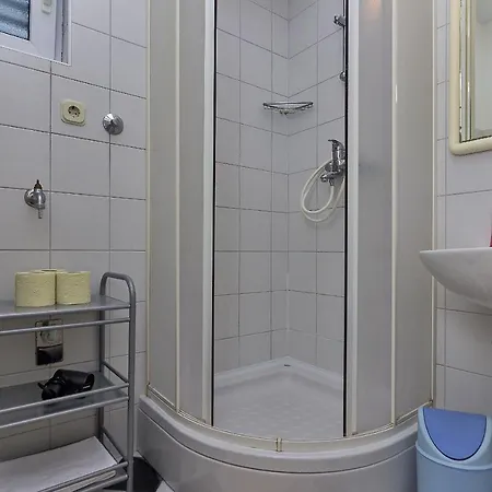 Apartment Ela *