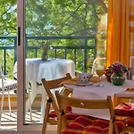 Apartament Ela *