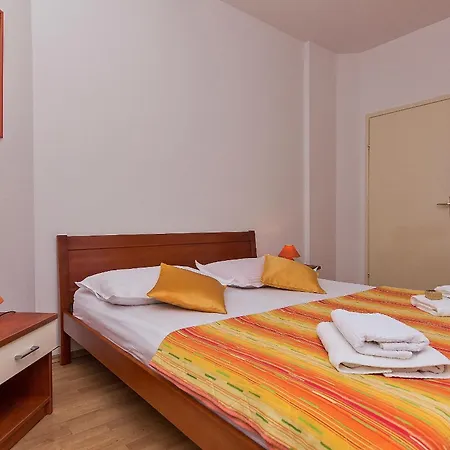 Ela Apartamento *