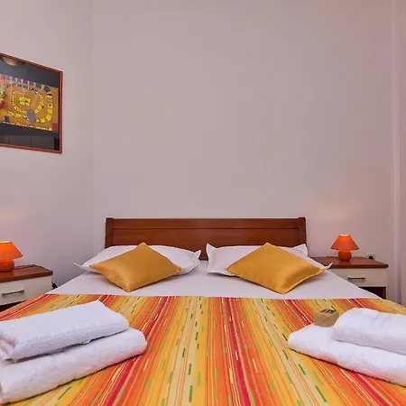 Ela Apartamento